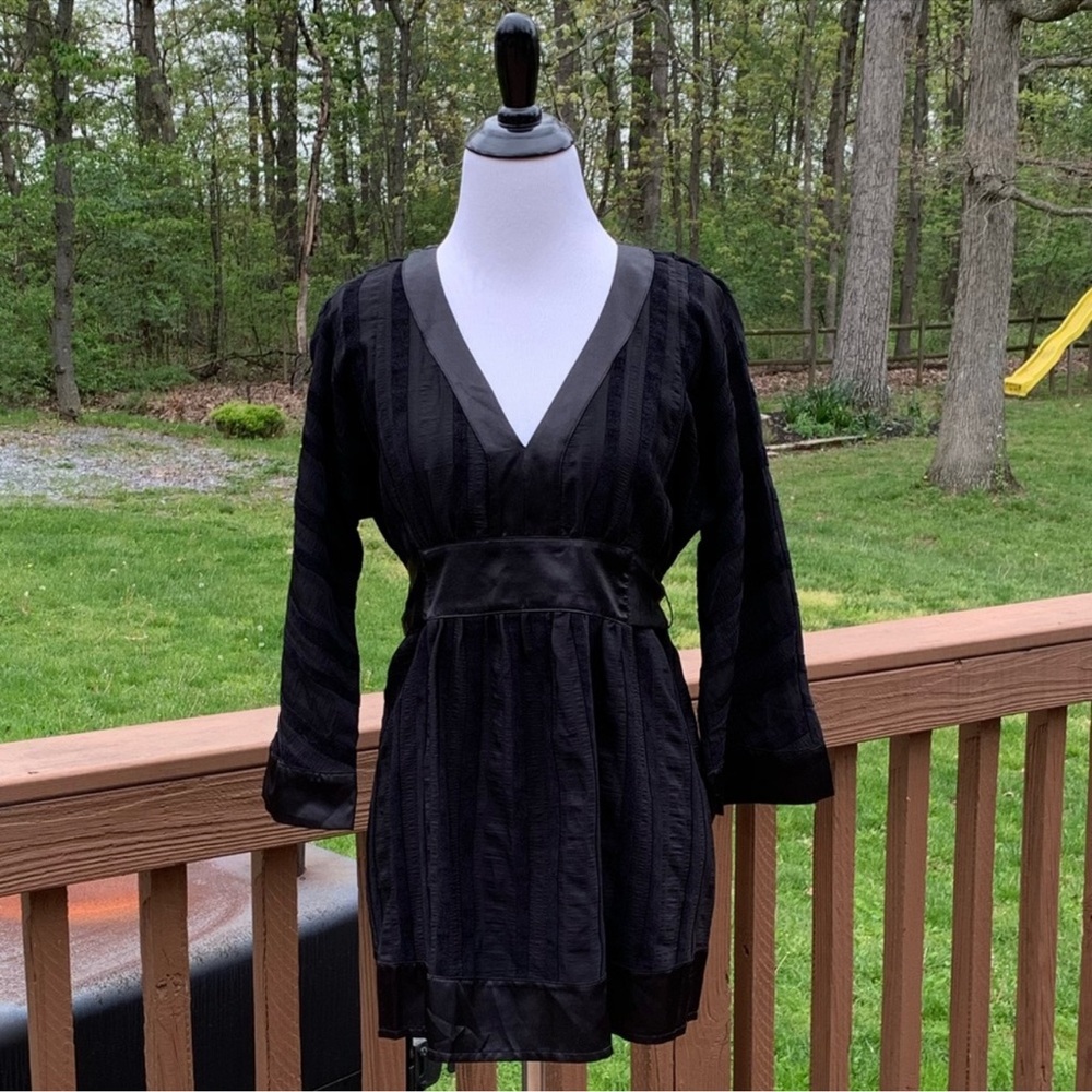 Mimi Maternity Velvet Striped V-neck Blouse M Worn One Time, Perfect Condition